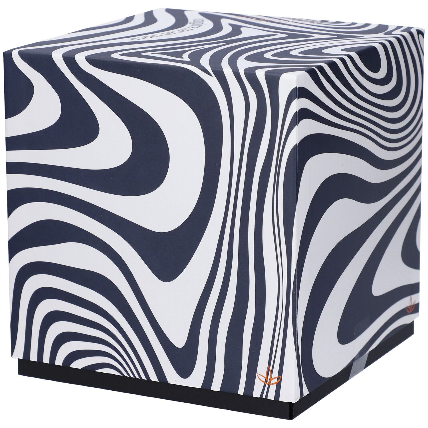 Scatola regalo quadrata con motivo a onde bianco e nero. Base nera, logo arancione.