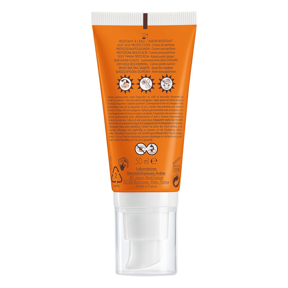 Retro del tubo. Testo multilingue. Loghi e informazioni sugli ingredienti e il produttore.