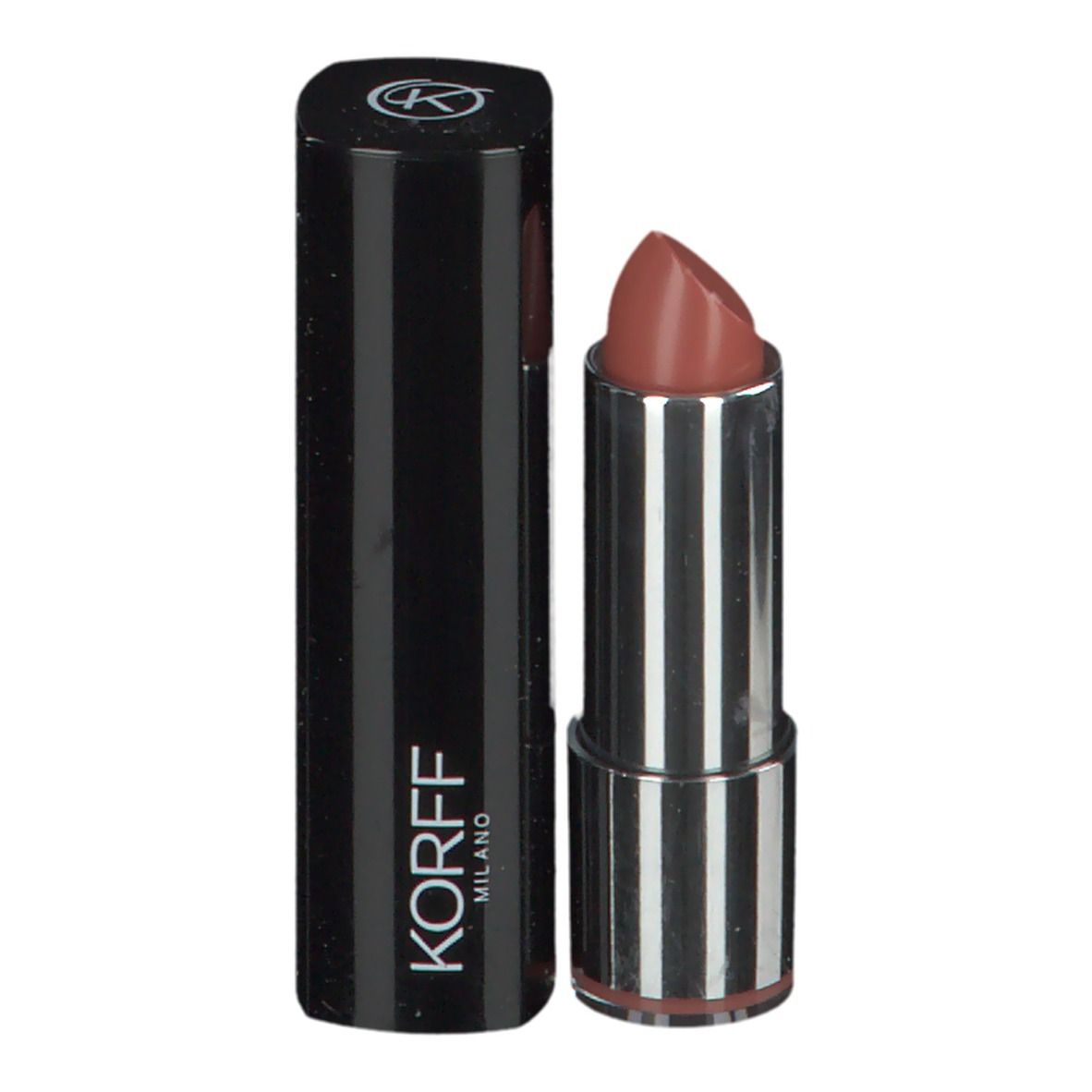 Rossetto marrone, corpo argento, cappuccio nero. Logo KORFF. Scritta KORFF MILANO.