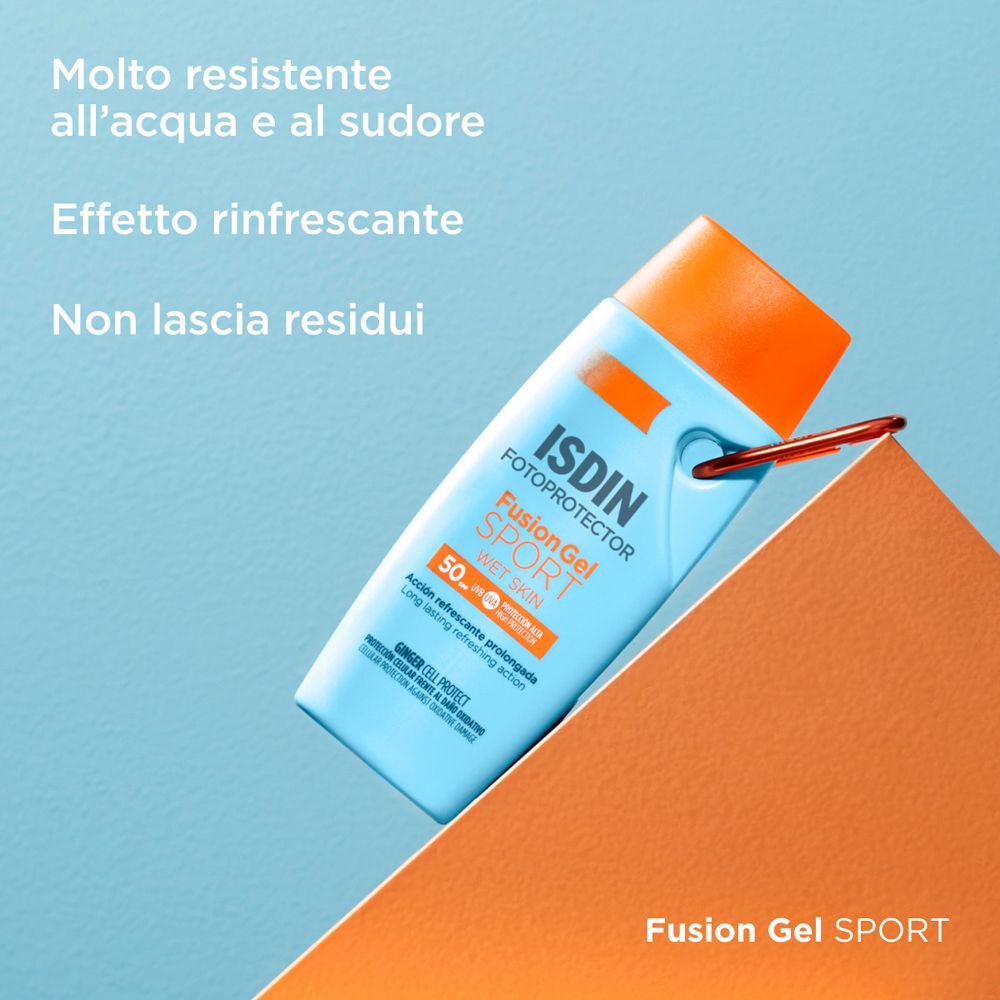 ISDIN Fotoprotector Fusion Gel Sport. Bottiglia blu-arancione. Sfondo arancione.