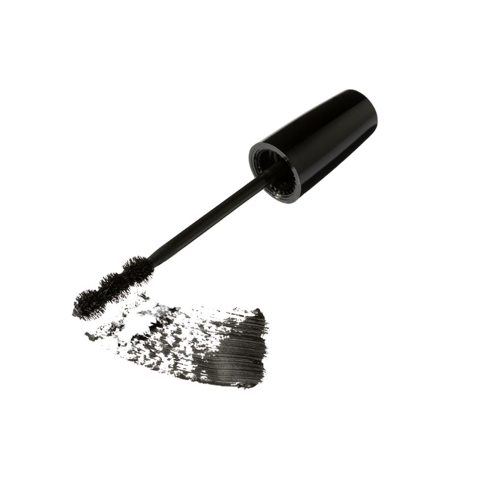 Spazzolino nero per mascara con impronta di mascara. Spazzolino estratto dal tubo.