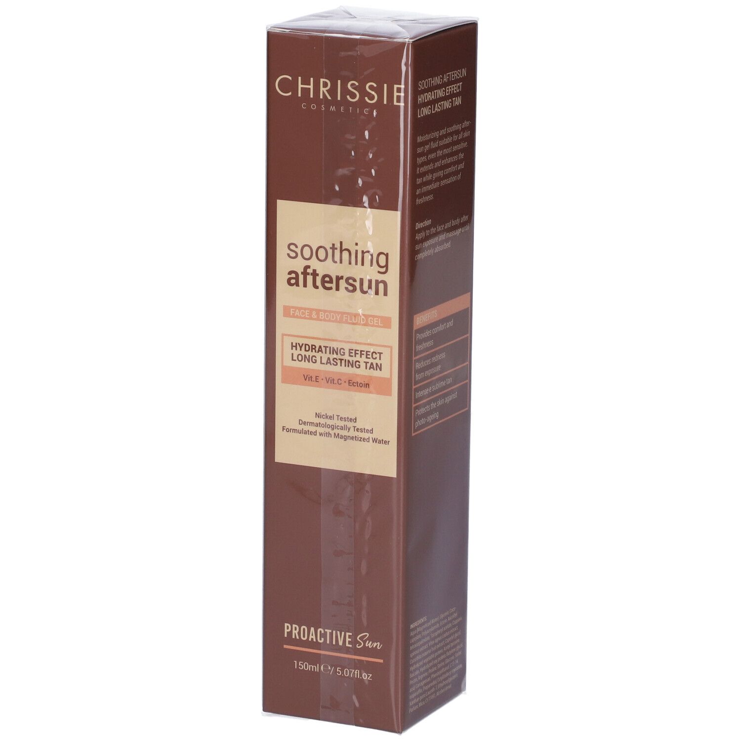 Scatola marrone con etichetta bianca. Scritta: Chrissie Cosmetics, Aftersun, idratante, abbronzatura duratura.