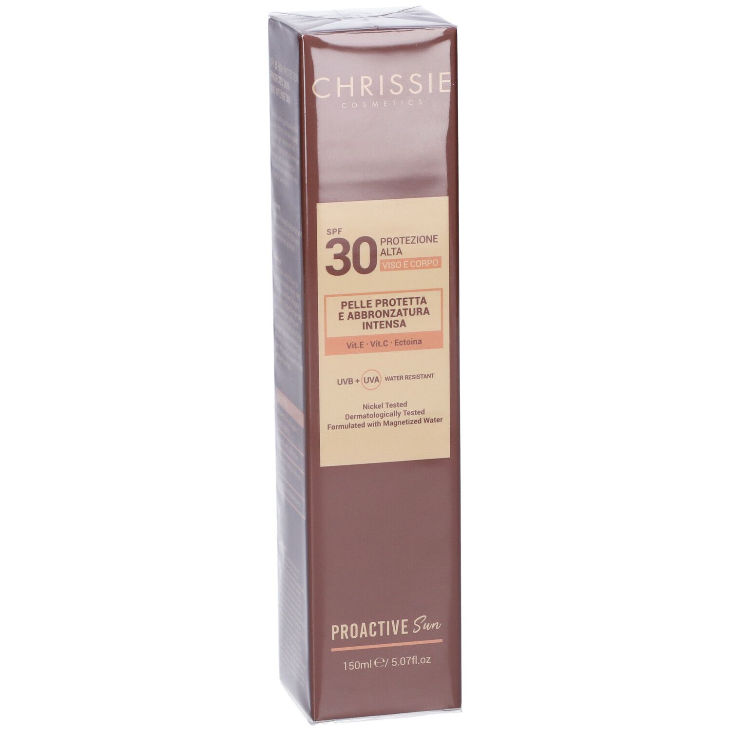 Confezione crema solare. Scritta: Chrissie Cosmetics, SPF 30, Proactive Sun. 150ml.