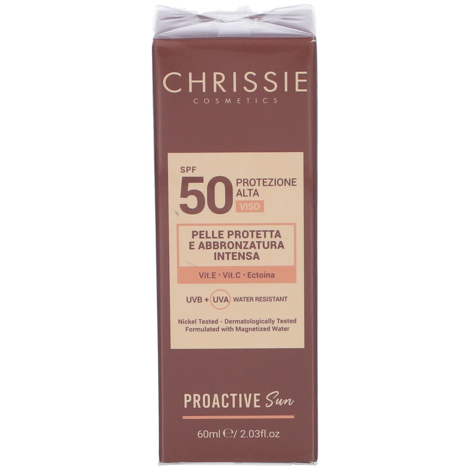 Scatola Chrissie Cosmetics SPF 50. Testo: PELLE PROTETTA E ABBRONZATURA INTENSA. 60ml.