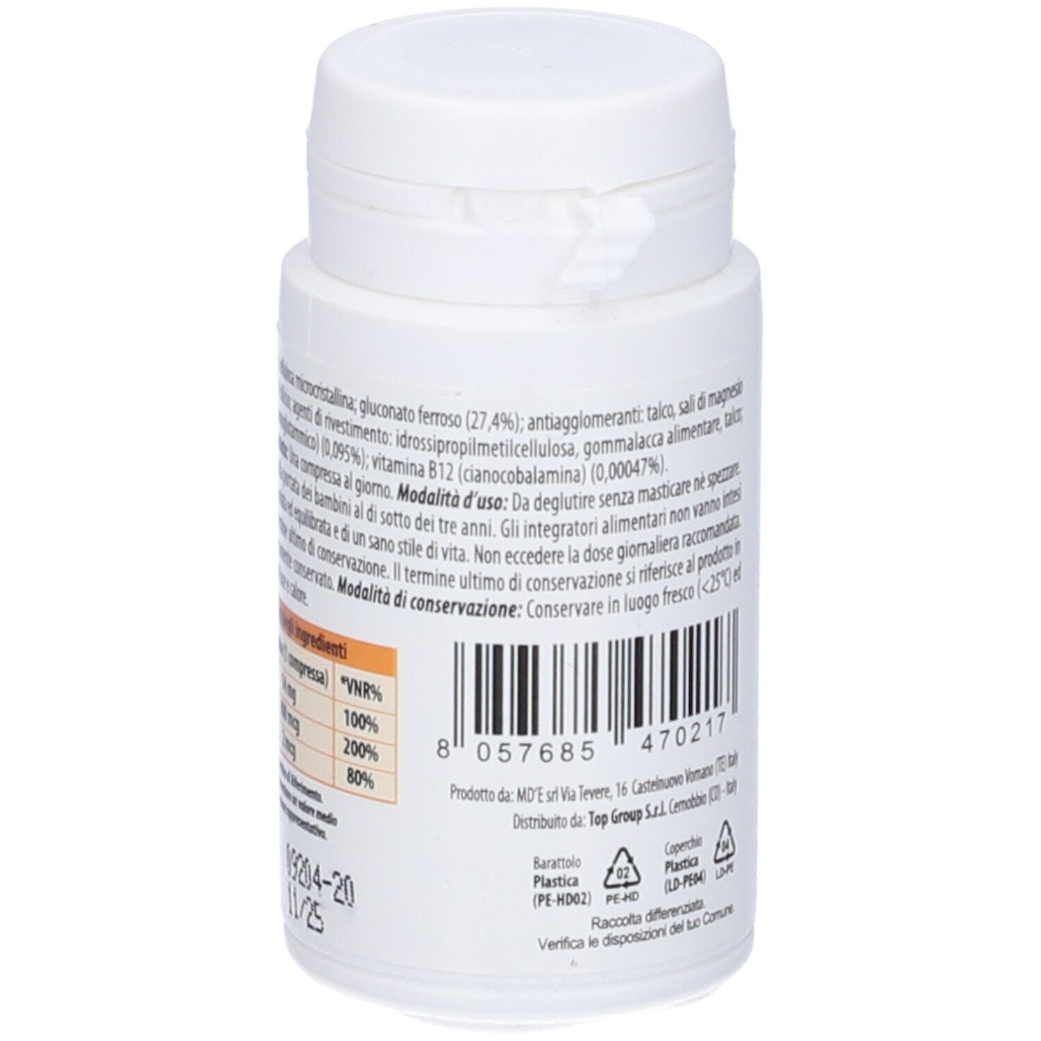 Retro del flacone bianco di compresse. Contiene informazioni sugli ingredienti e il dosaggio. Codice a barre.