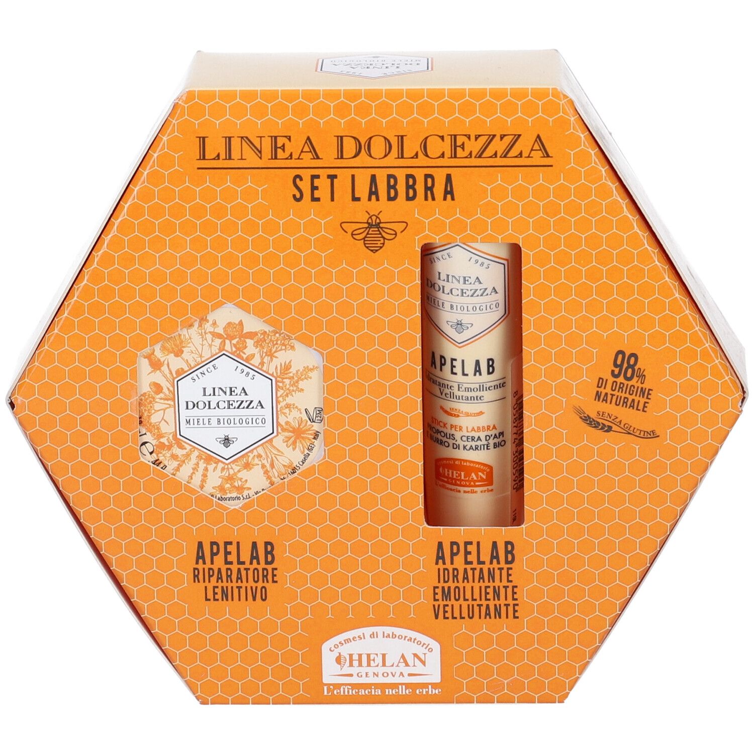 Confezione esagonale con due prodotti. Scritta: Linea Dolcezza Set Labbra. Marchio: Apelab. Motivo a nido d'ape e illustrazioni floreali.