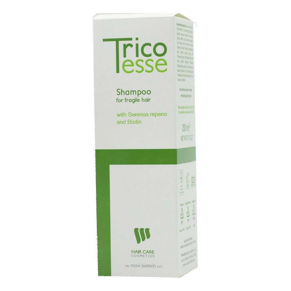 Scatola bianca con fascia verde e testo. Contiene shampoo per capelli fragili. Logo: Hair Care Cosmetics.