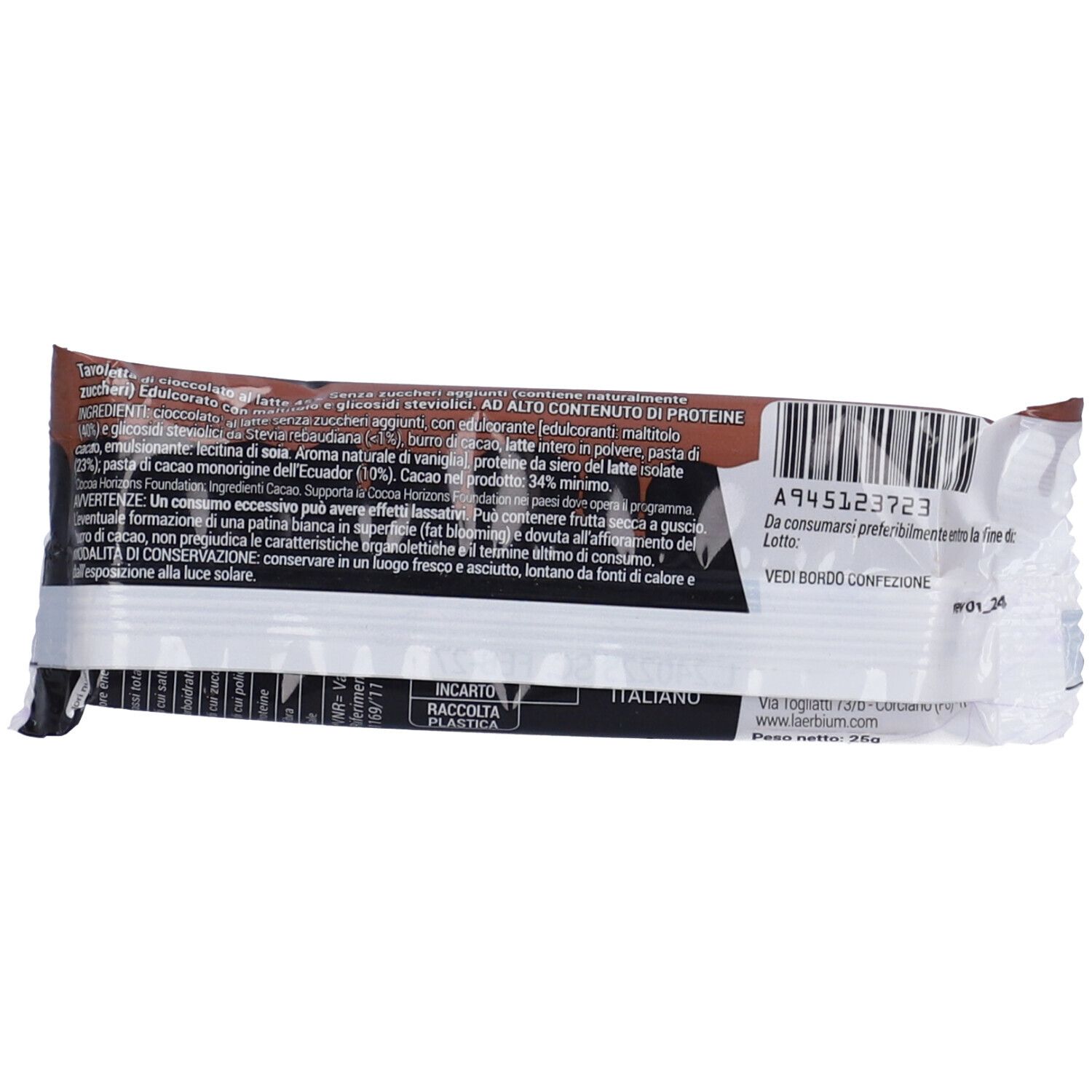 Retro della confezione della barretta. Testo e codice a barre. Scritta: La Tavoletta Pro+. Data di scadenza.