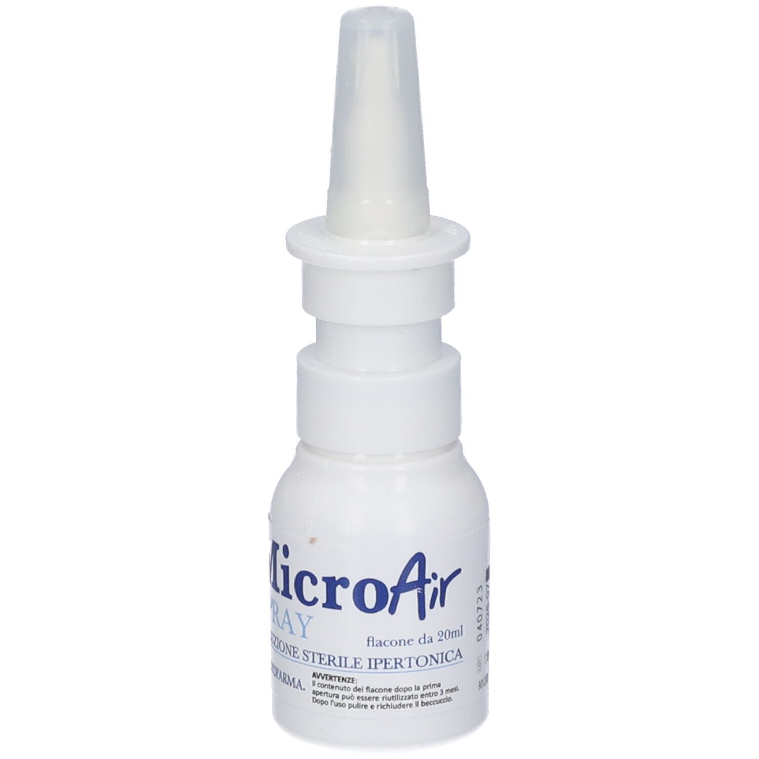 Flacone bianco con applicatore spray nasale. Scritta Micro Air Spray. Informazioni sul prodotto sull'etichetta.