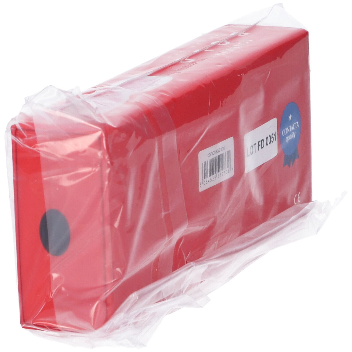 Confezione rettangolare rossa in plastica. Adesivo con testo e logo. Cerchio nero. Marchio CE.