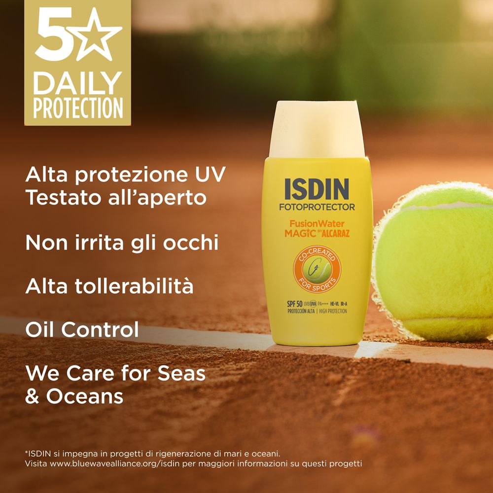 ISDIN Fotoprotector Fusion Water Magic. Flacone, pallina da tennis. Testo: 5 stelle Daily Protection.