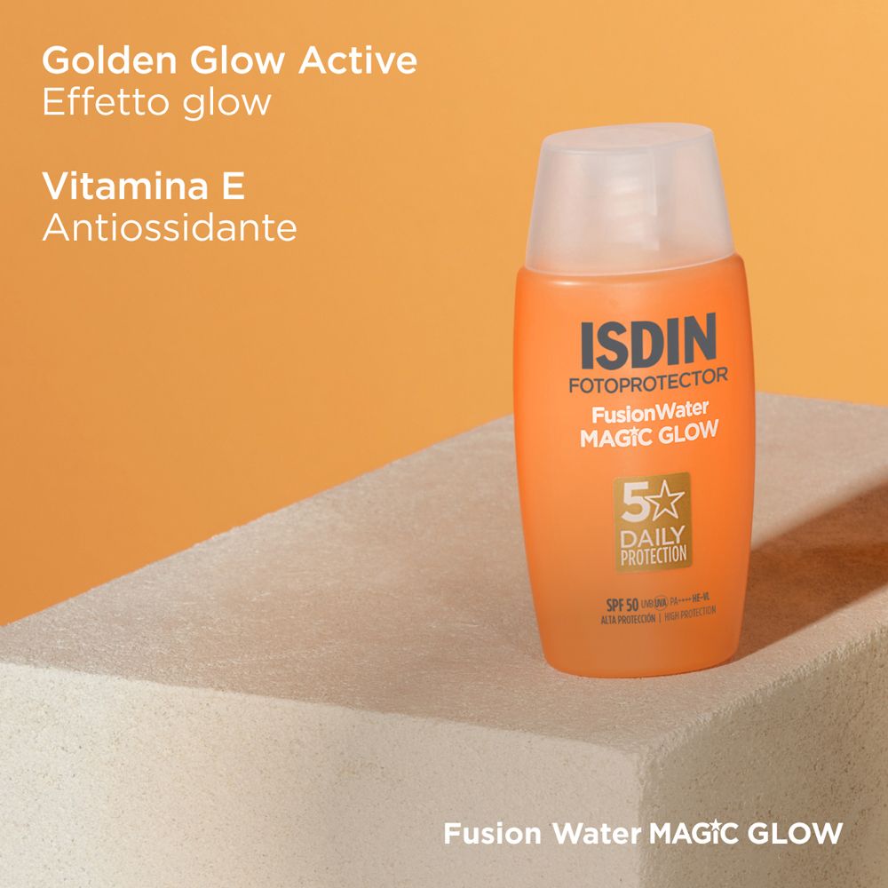 Flacone arancione con tappo bianco. Testo: Golden Glow Active, Vitamina E. Scritta: ISDIN Fotoprotector.