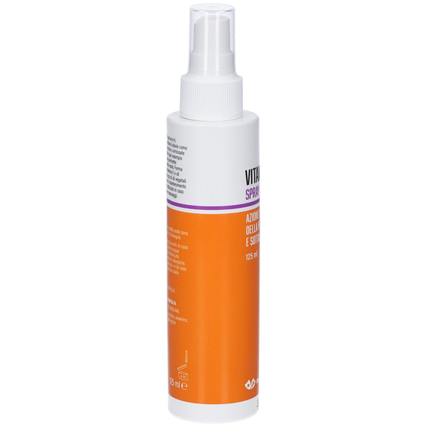 Flacone spray bianco e arancione. Scritta: Vitamina E Spray. Testo: Azione emolliente della pelle secca e sottile. Retro.