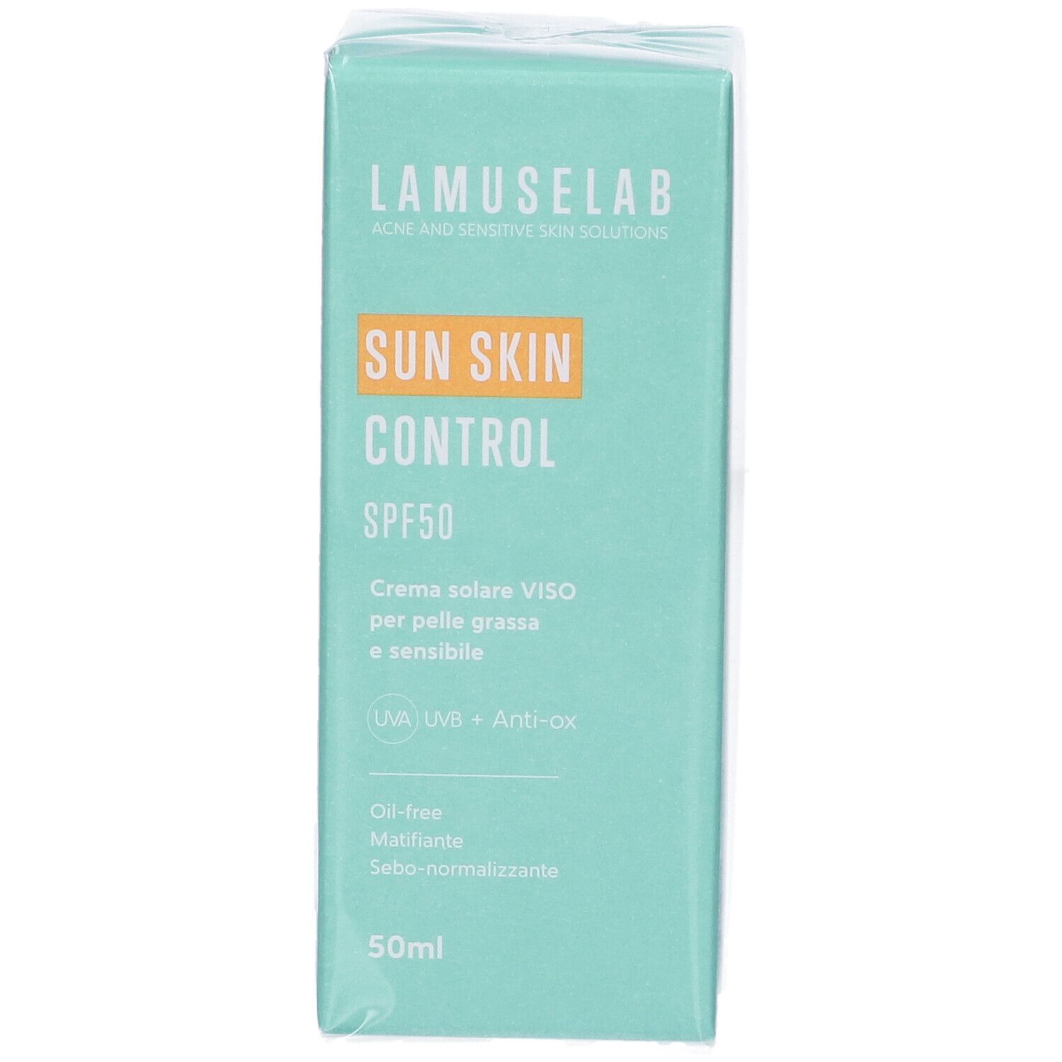 Scatola turchese con logo Lamuselab e nome prodotto Sun Skin Control SPF50. Contiene testo in italiano.