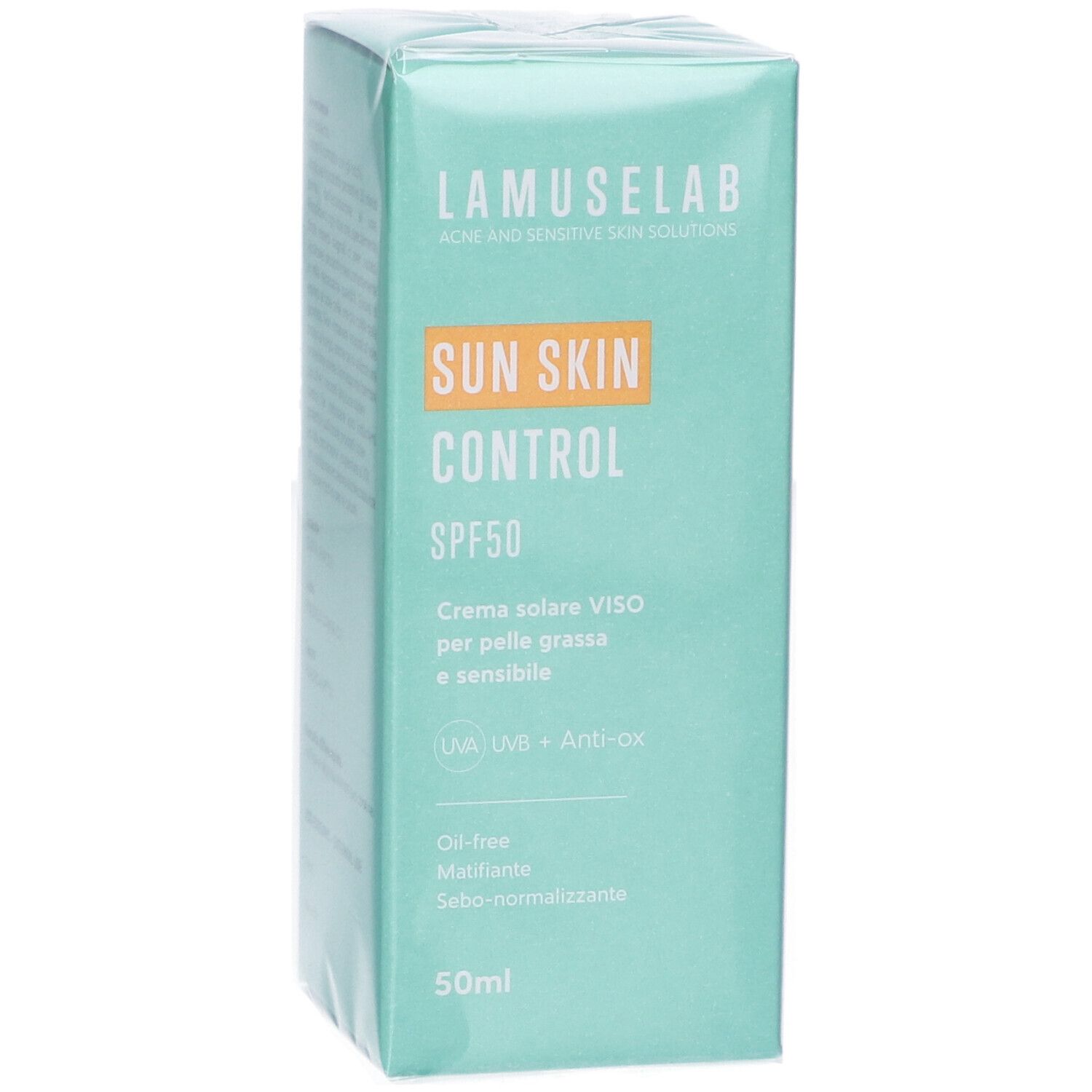 Scatola turchese con logo Lamuselab e nome prodotto Sun Skin Control SPF50. Contiene testo in italiano.