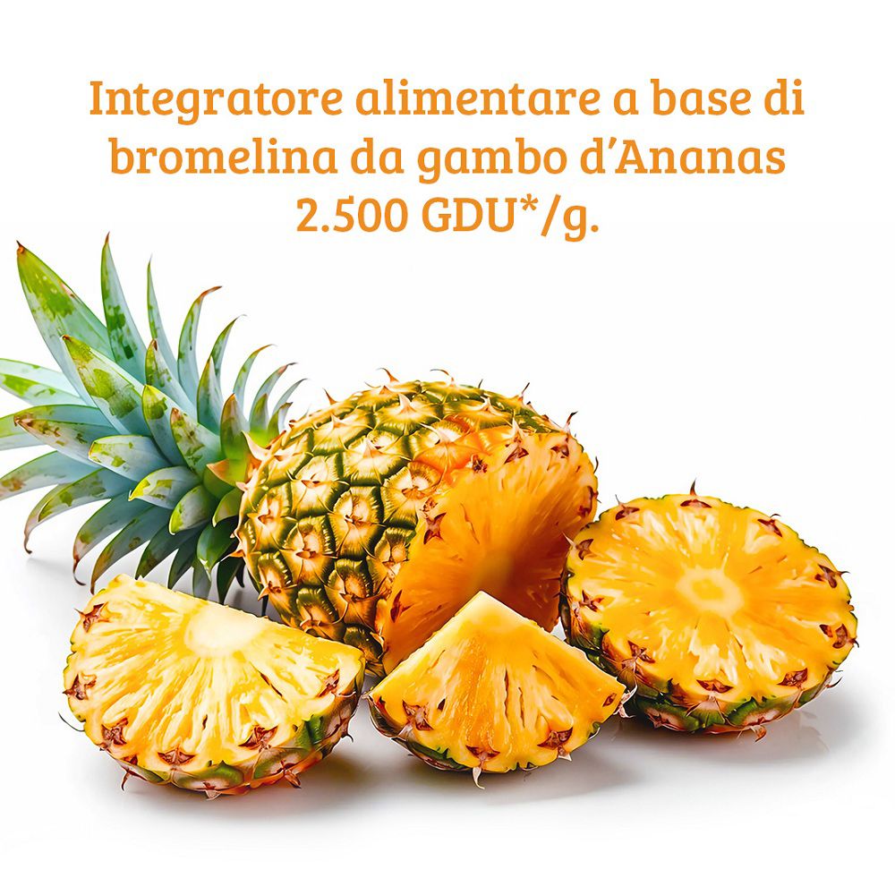 Ananas e fette di ananas che rappresentano la bromelina.