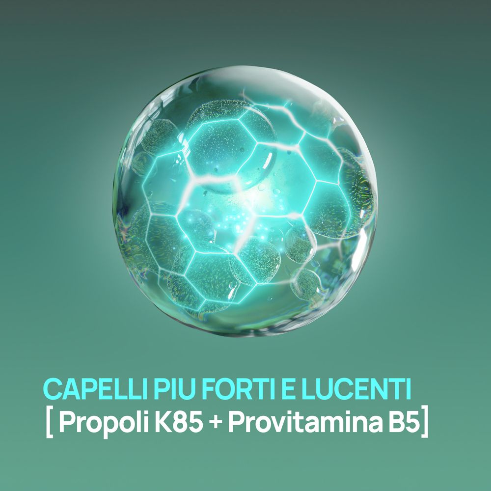 Immagine di una sfera con struttura esagonale. Testo: Capelli più forti e lucenti [Propoli K85 + Provitamina B5].