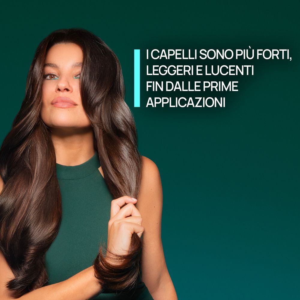 Donna con capelli lunghi. Testo: I capelli sono più forti, leggeri e lucenti fin dalle prime applicazioni.