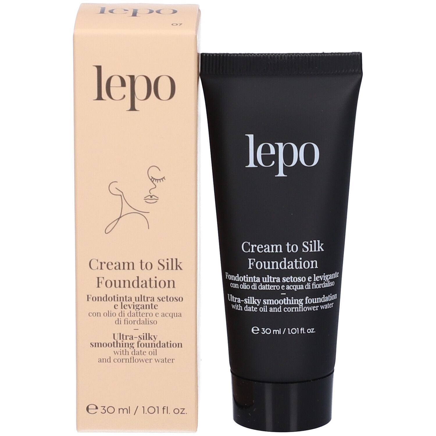 Tubo e confezione LEPO Cream to Silk Foundation. Tubo nero, confezione beige con informazioni sul prodotto.