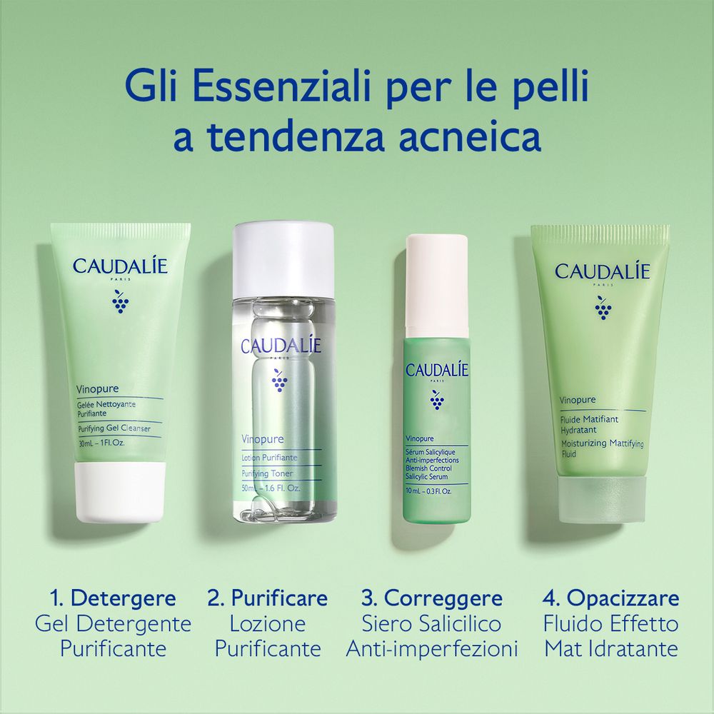 Quattro prodotti Caudalie: gel detergente, lozione, siero e idratante. Testo in italiano.