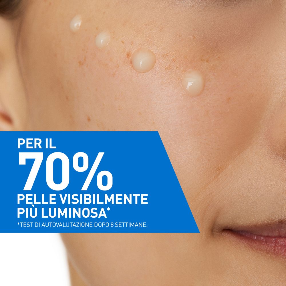 Viso con gocce di siero. Testo: 70% pelle visibilmente più luminosa. Test dopo 8 settimane.