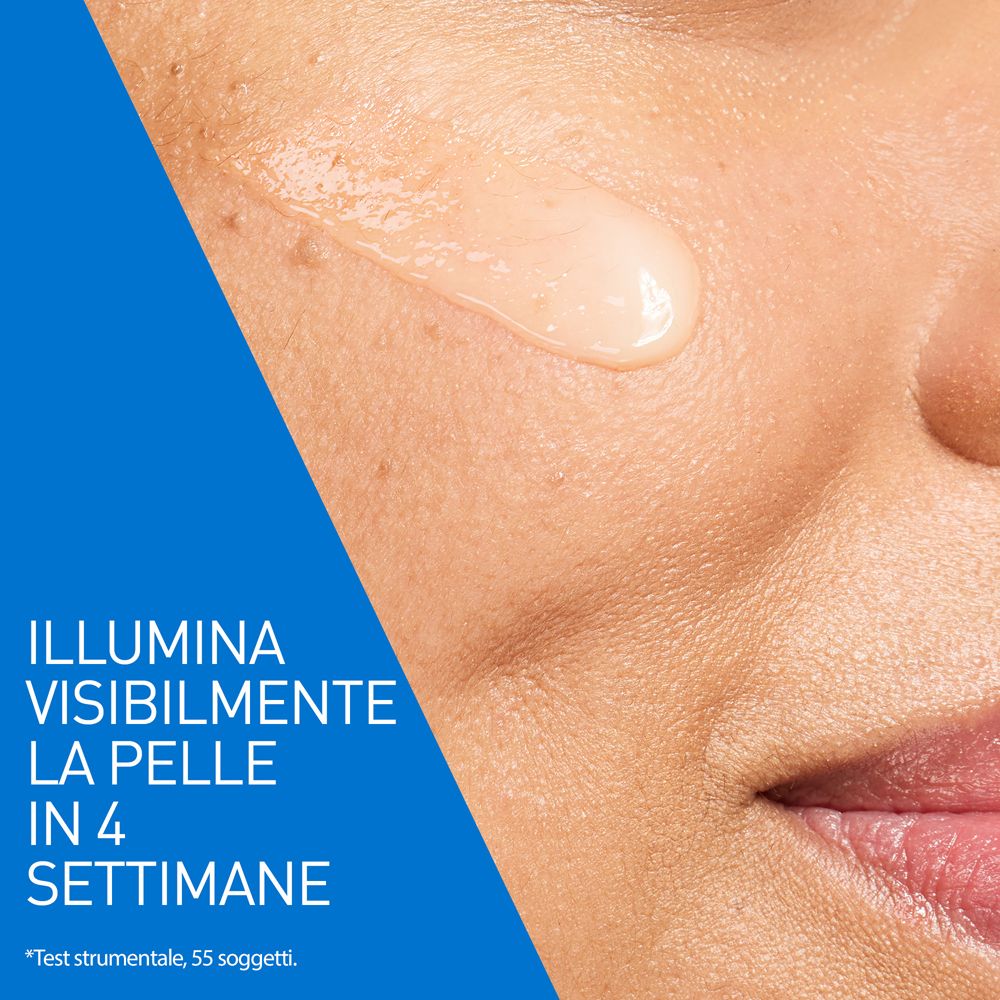 Primo piano di un viso. Il prodotto viene applicato sulla pelle. Testo: Illumina Visibilmente la Pelle in 4 Settimane.