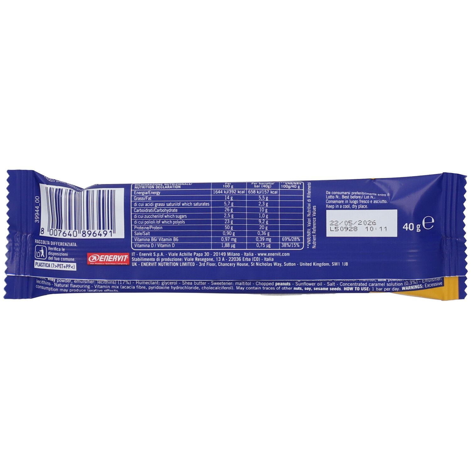 Retro della confezione della barretta proteica. Contiene informazioni nutrizionali, elenco ingredienti, informazioni produttore e data di scadenza.