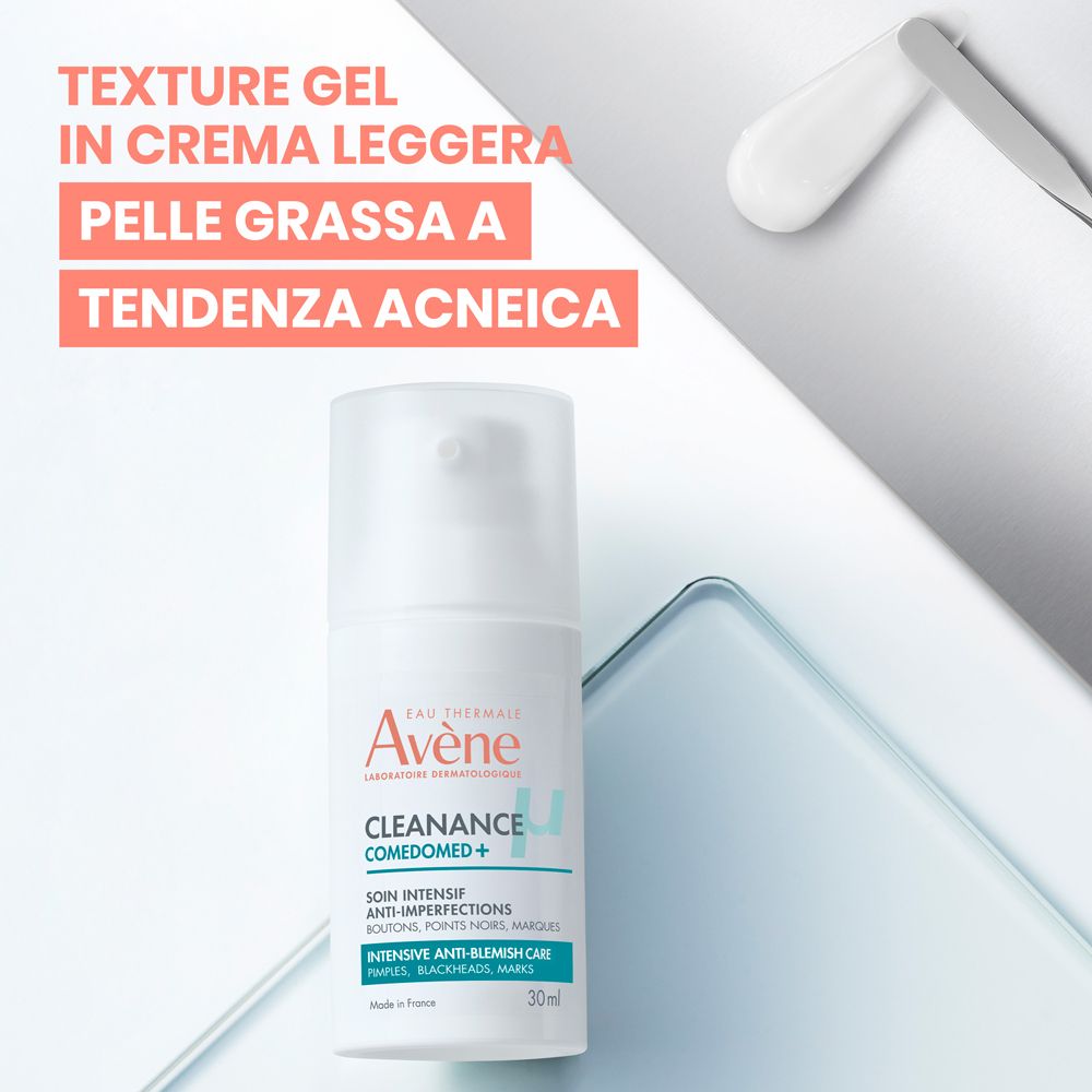Flacone e spatola. Testo: Texture gel in crema leggera. Pelle grassa a tendenza acneica.
