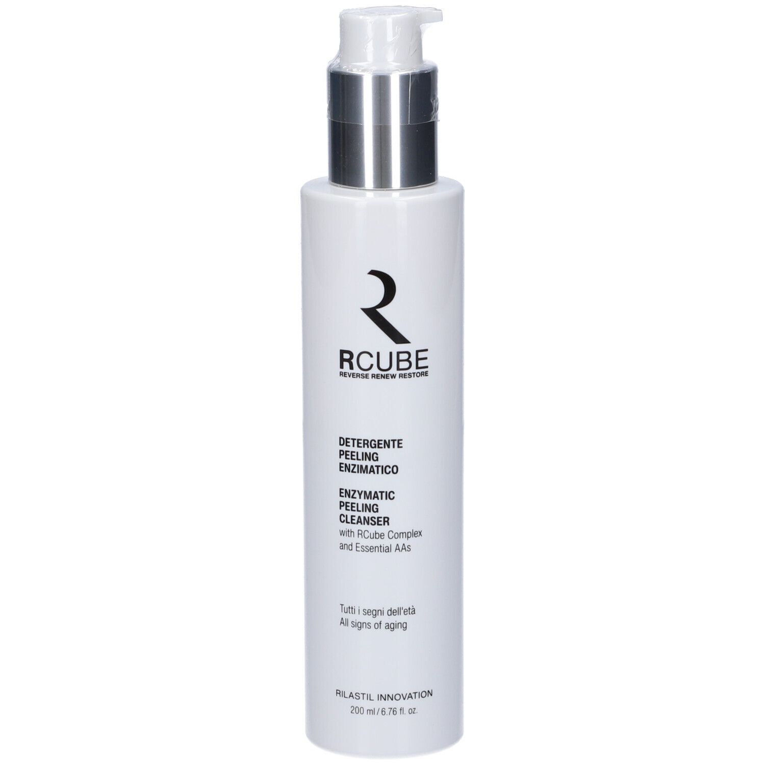 Flacone bianco con dosatore argentato. Scritta: RCUBE, DETERGENTE PEELING ENZIMATICO, ENZYMATIC PEELING CLEANSER. 200 ml.