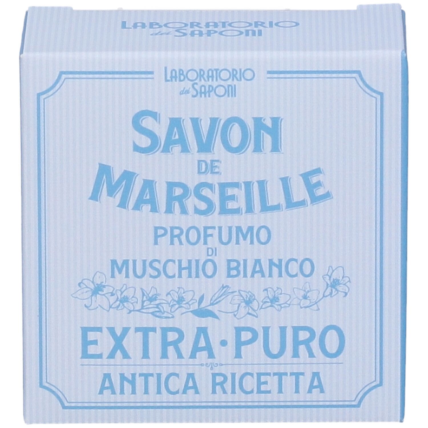 Scatola di cartone azzurra. Scritta: Savon de Marseille, Profumo di Muschio Bianco, Extra Puro, Antica Ricetta. Laboratorio dei Saponi.