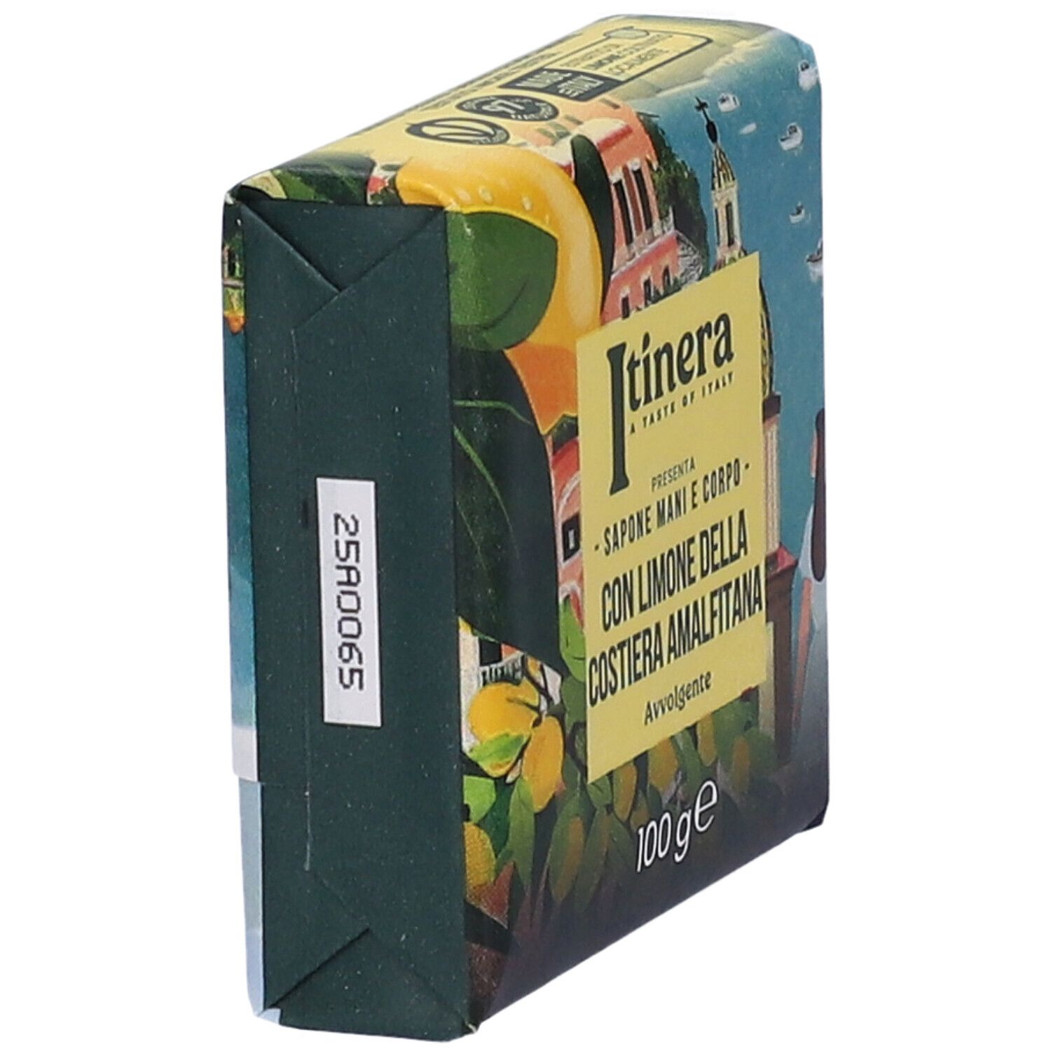 Sapone, vista laterale. Scritta: Itinera, Sapone Mani e Corpo con Limone della Costiera Amalfitana. 100 g. Codice 25RA0065.