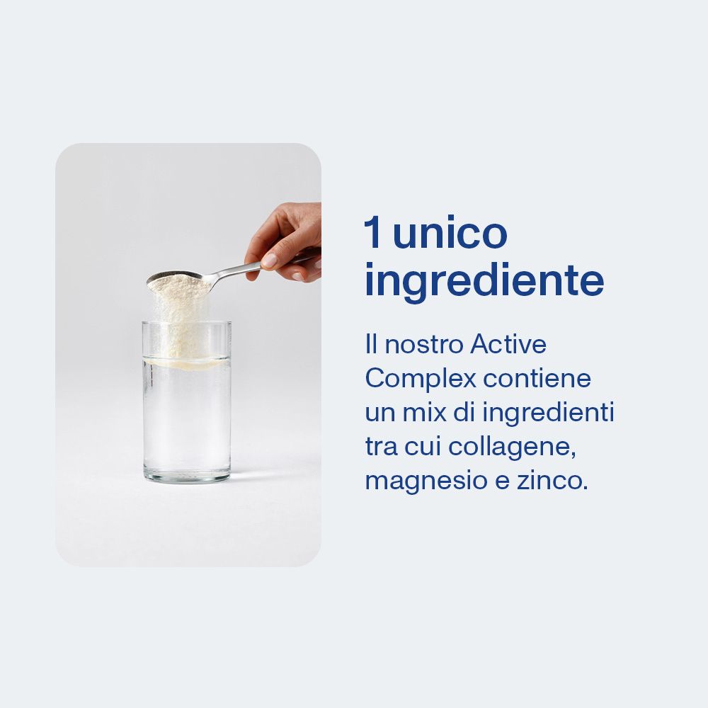 Mano versa polvere in un bicchiere d'acqua. Testo: 1 unico ingrediente. Active Complex contiene collagene, magnesio e zinco.