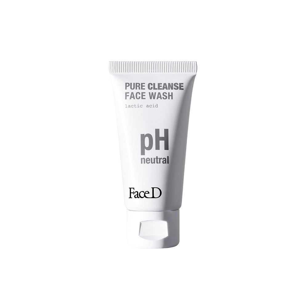Tubo bianco con detergente viso. Scritto: Pure Cleanse Face Wash, pH neutral. Marchio Face D.