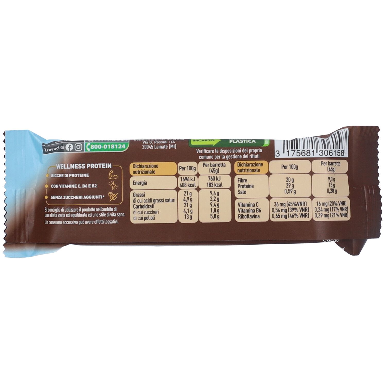 Retro della confezione della barretta proteica. Contiene informazioni nutrizionali. Confezione marrone e blu.