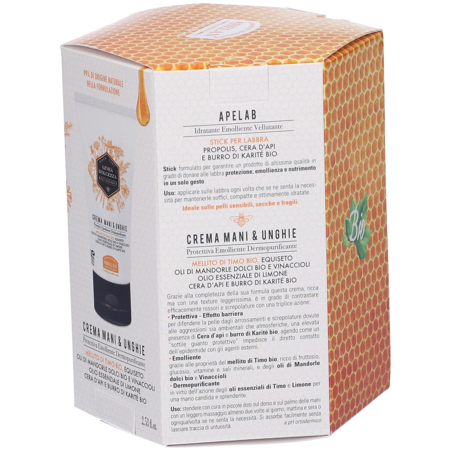 Confezione regalo, in diagonale da dietro. Contiene crema mani e balsamo labbra. Scritta: Linea Dolcezza. Motivo a nido d'ape.