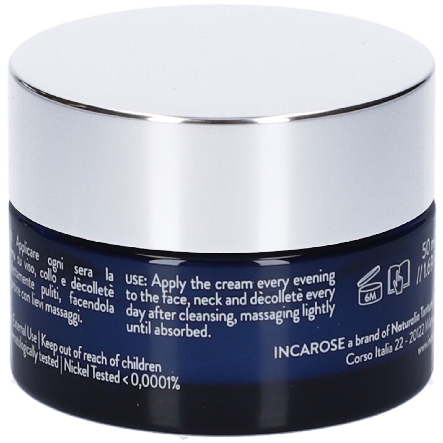 Vaso di crema blu scuro con coperchio argentato. Scritta: INCAROSE Milano, LONGEVITY NIGHT RITUALS. Testo e simboli sul lato. Dermatologicamente testato.