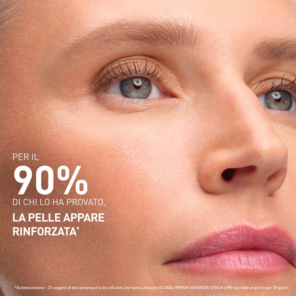 Primo piano di un viso. Scritta: Il 90% di chi lo ha provato, la pelle appare rinforzata.