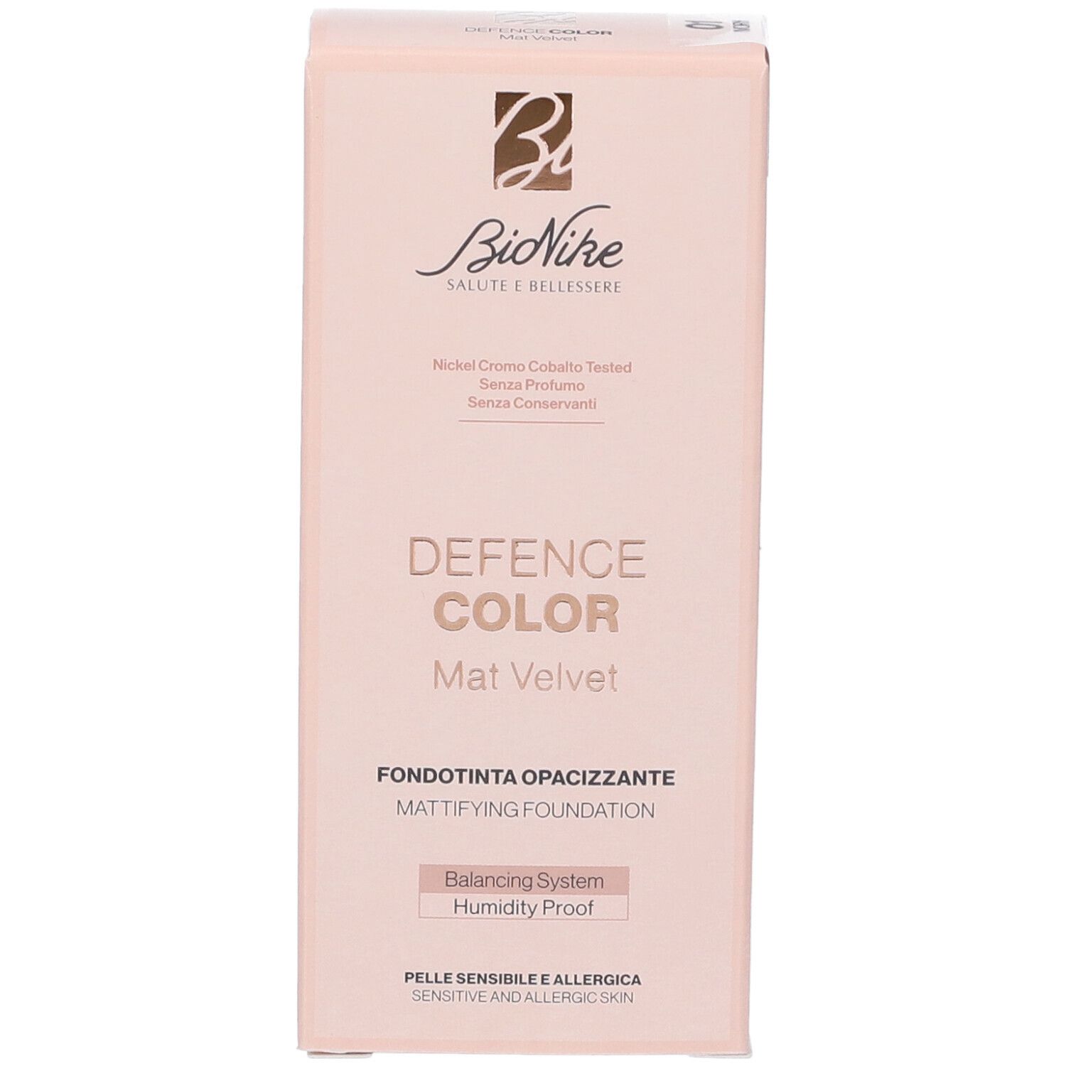 Bionike Defence Color Mat Velvet Fondotinta Opacizzante 01 Ivory. Confezione rosa. Marchio e nome del prodotto ben visibili.