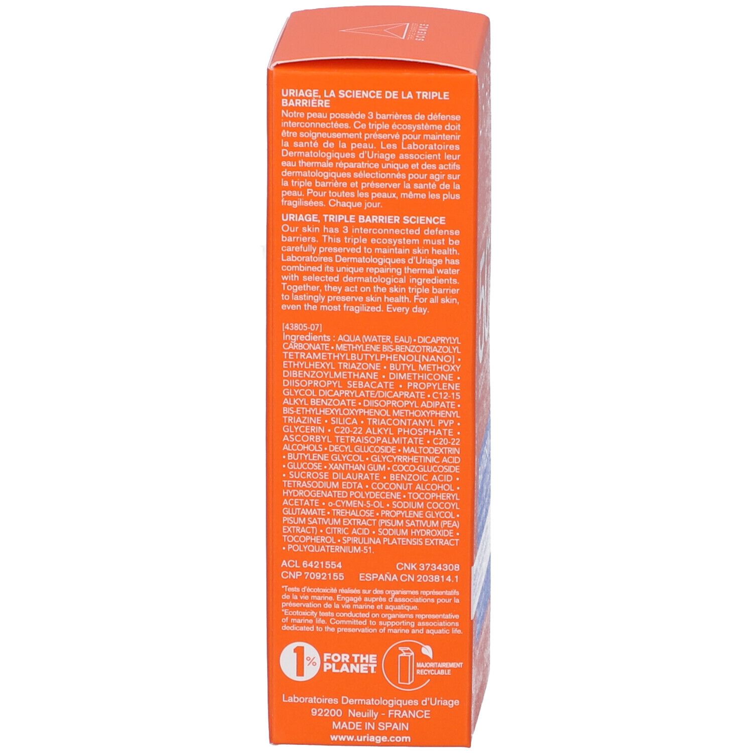 Lato della scatola arancione. Testo su Uriage, ingredienti e certificazioni. Logo 'For the Planet'.