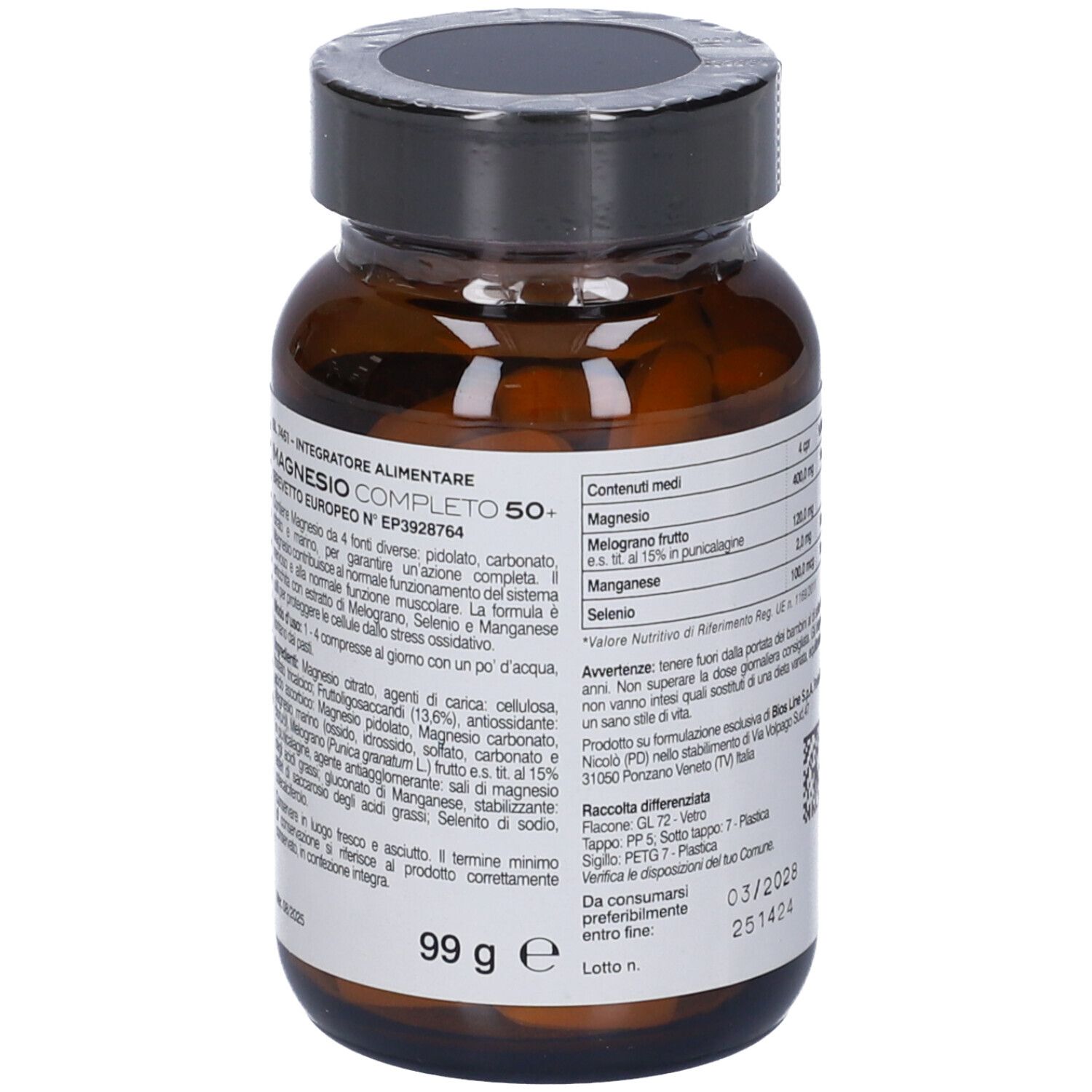 Retro del flacone di vetro marrone. Etichetta con ingredienti e altre informazioni. Testo: MAGNESIO COMPLETO 50+. 99 g.