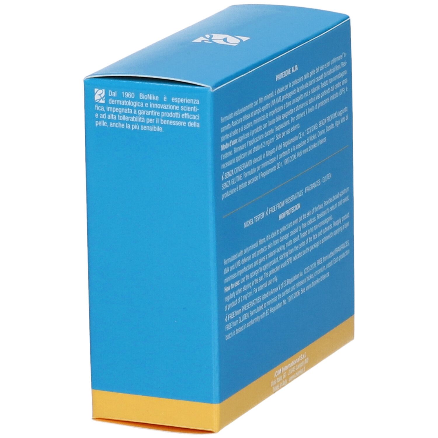 Scatola blu. Bionike Defence Sun 50. Testo sulla protezione solare. Prodotto in Italia.