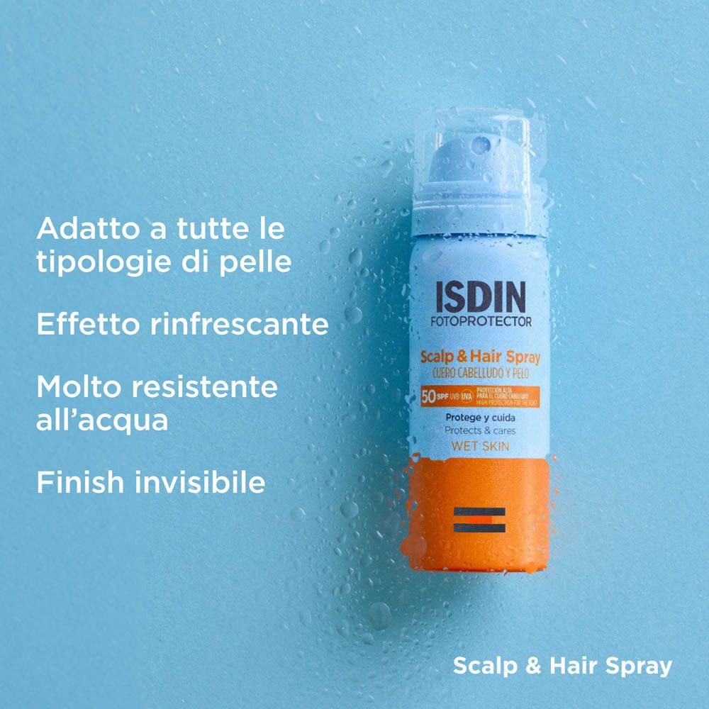 Flacone spray blu e arancione. ISDIN Fotoprotector Scalp & Hair Spray SPF50. Testo: Per tutti i tipi di pelle, rinfrescante.