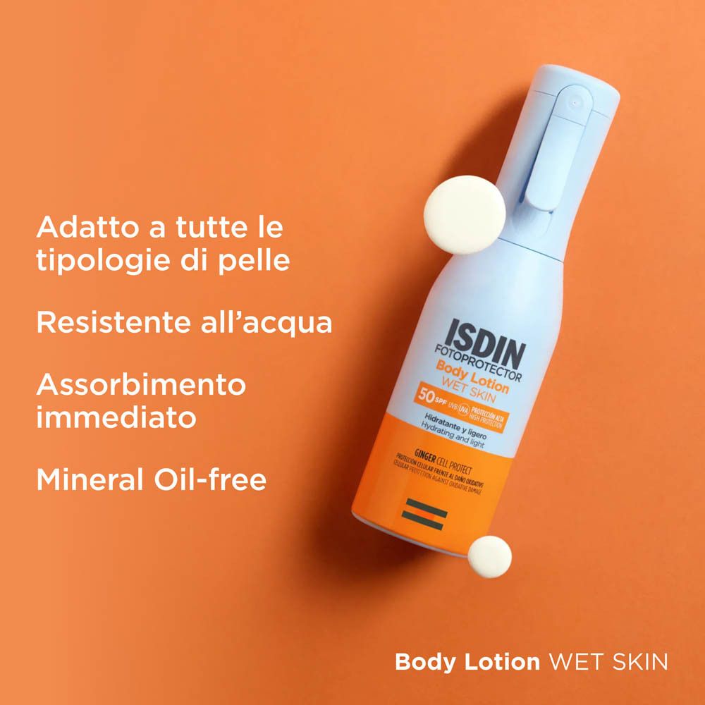 Flacone azzurro-arancio. ISDIN Fotoprotector Body Lotion Wet Skin. SPF 50. Testo: Mineral Oil-free.