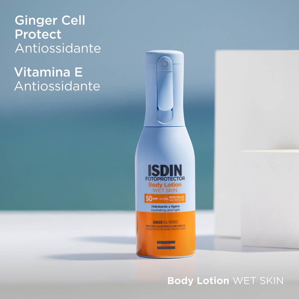 Flacone azzurro-arancio. ISDIN Fotoprotector Body Lotion Wet Skin. SPF 50. Testo: Ginger Cell Protect.