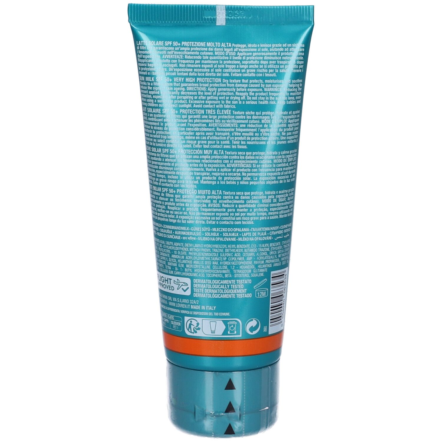 Retro di un tubo turchese con testo. Contiene crema solare. Testo: Latte Solare SPF 50+, Protezione Molto Alta.