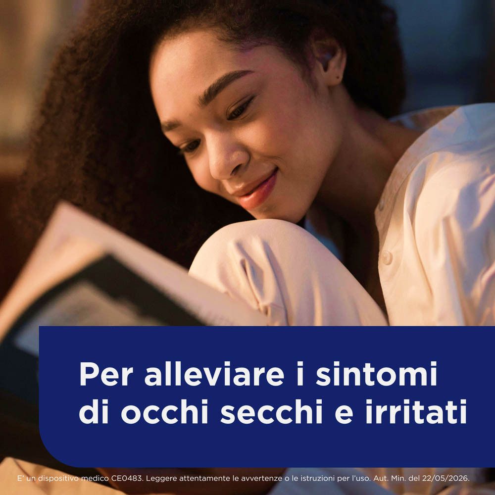 Donna legge libro, testo sul sollievo per occhi secchi e irritati.