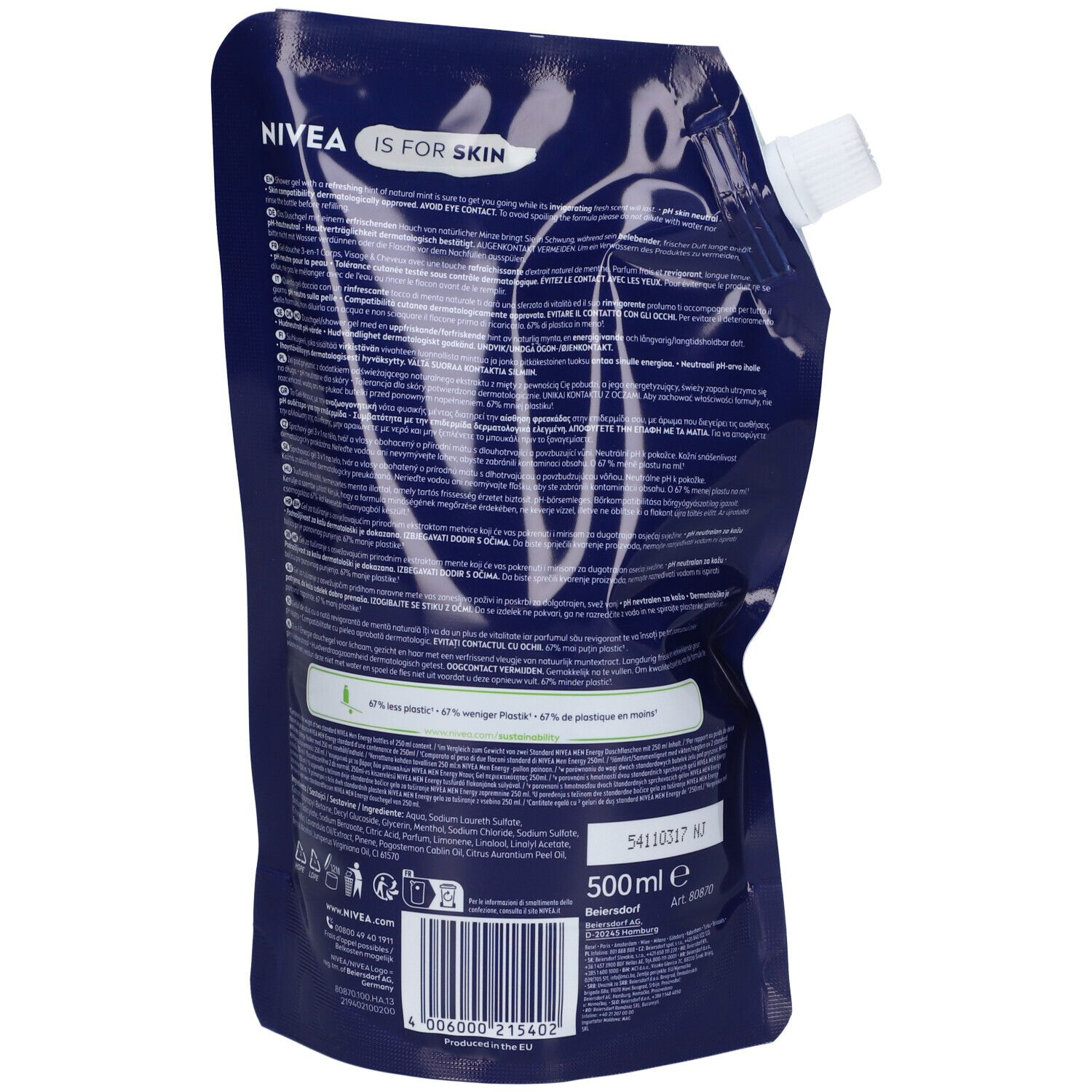 Retro della ricarica gel doccia NIVEA MEN. Sfondo blu. Testo: NIVEA IS FOR SKIN, 67% meno plastica. Codice a barre e indicazione del volume.