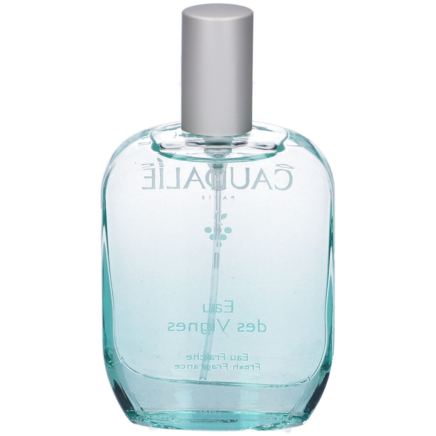 Flacone in vetro con vaporizzatore argentato. Scritta CAUDALIE. Liquido azzurro chiaro visibile. Scritta Eau des Vignes.