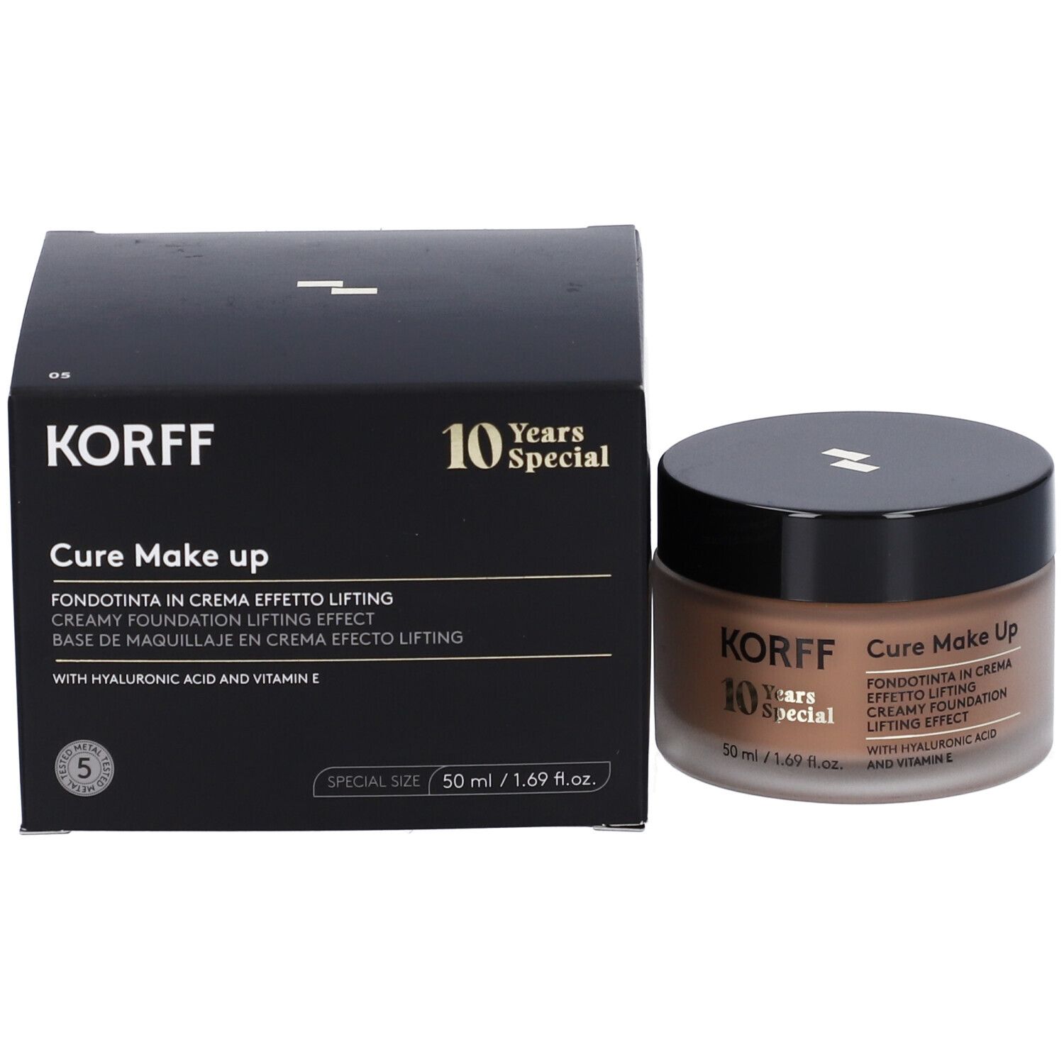 KORFF MK Fondotinta CR Lift 05. Vasetto e confezione. Vasetto con crema marrone, coperchio nero. Confezione: nera, testo.