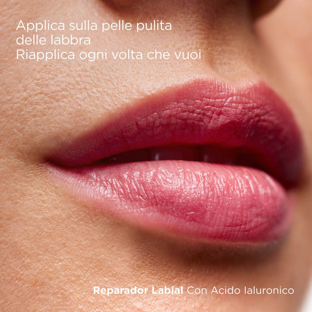 Labbra con rossetto rosa. Testo: Applicare sulla pelle pulita, riapplicare ogni volta che vuoi.
